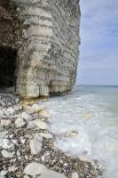 Erosion d'une falaise de craie par la mer